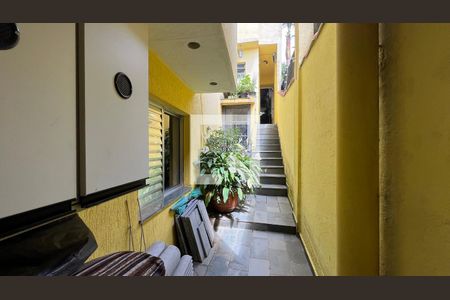 Casa à venda com 150m², 3 quartos e 2 vagas Casa à venda com 150m², 3 quartos e 2 vagasLateral