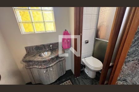 Casa à venda com 150m², 3 quartos e 2 vagas Casa à venda com 150m², 3 quartos e 2 vagasLavabo