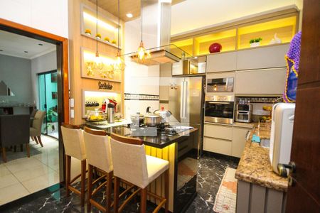 Casa à venda com 230m², 4 quartos e 2 vagas Casa à venda com 230m², 4 quartos e 2 vagasCozinha