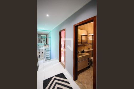 Casa à venda com 230m², 4 quartos e 2 vagas Casa à venda com 230m², 4 quartos e 2 vagasCorredor