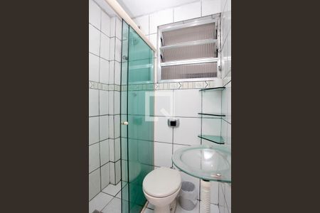 Banheiro de apartamento à venda com 1 quarto, 46m² em Bela Vista, Porto Alegre