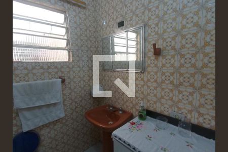 Casa à venda com 170m², 5 quartos e 2 vagasBanheiro 