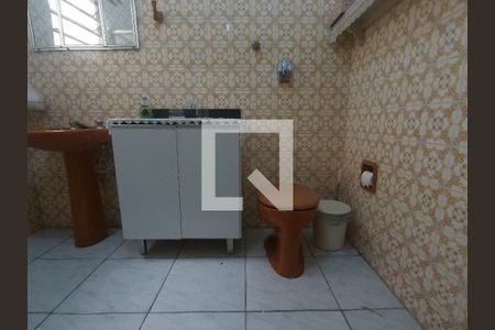 Casa à venda com 170m², 5 quartos e 2 vagasBanheiro 