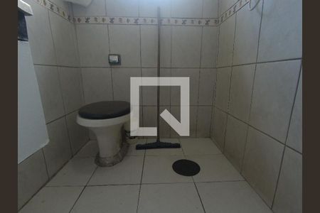 Casa à venda com 170m², 5 quartos e 2 vagasBanheiro