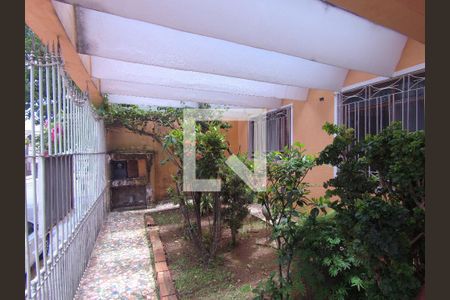 Casa à venda com 170m², 5 quartos e 2 vagasFrente da casa 