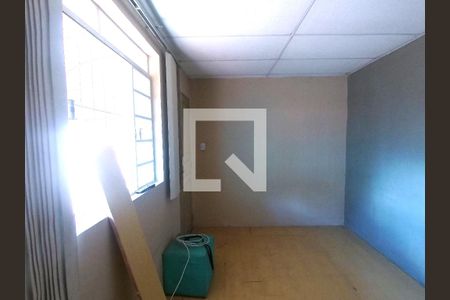 Casa à venda com 170m², 5 quartos e 2 vagasSala casa dos fundos entrada pela escada 