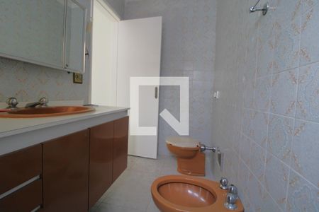 Casa à venda com 120m², 4 quartos e 2 vagasBanheiro da suíte