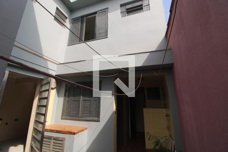 Casa à venda com 120m², 4 quartos e 2 vagasFundos da casa