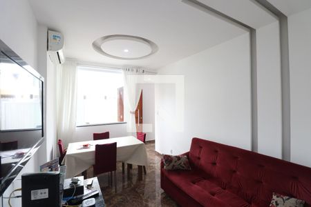 Sala de casa para alugar com 3 quartos, 200m² em Brasilândia, São Gonçalo