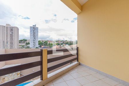 Sacada da sala de casa à venda com 6 quartos, 493m² em City Bussocaba, Osasco