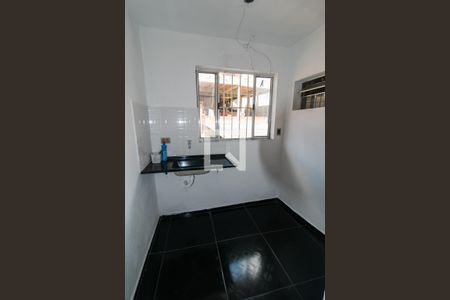 Casa para alugar com 30m², 1 quarto e sem vagaCozinha e Área de Serviço