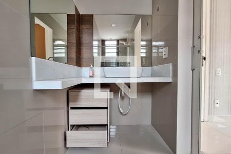 Apartamento à venda com 98m², 3 quartos e sem vagaBanheiro da Suíte 1