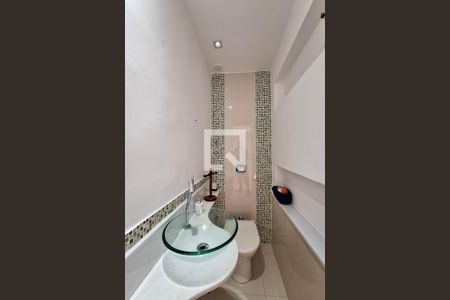 Apartamento à venda com 98m², 3 quartos e sem vagaBanheiro da Suíte 2