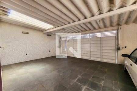 Casa à venda com 158m², 3 quartos e 3 vagas Casa à venda com 158m², 3 quartos e 3 vagasGaragem