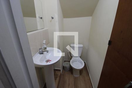 Casa para alugar com 65m², 1 quarto e 2 vagasLavabo