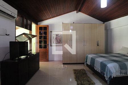 Casa de condomínio à venda com 336m², 3 quartos e 8 vagasSuíte