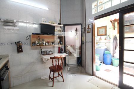 Casa de condomínio à venda com 336m², 3 quartos e 8 vagasCozinha