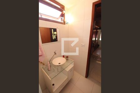 Casa de condomínio à venda com 336m², 3 quartos e 8 vagasBanheiro da Suíte