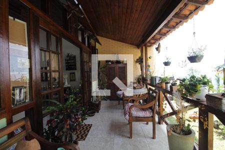 Casa de condomínio à venda com 336m², 3 quartos e 8 vagasVaranda