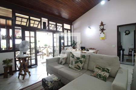 Sala de casa de condomínio à venda com 3 quartos, 336m² em Anil, Rio de Janeiro