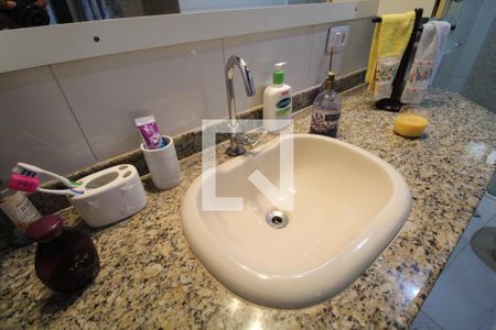 Casa de condomínio à venda com 336m², 3 quartos e 8 vagasBanheiro Social