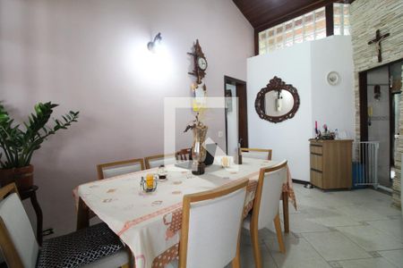 Sala de casa de condomínio à venda com 3 quartos, 303m² em Jacarepaguá , Rio de Janeiro