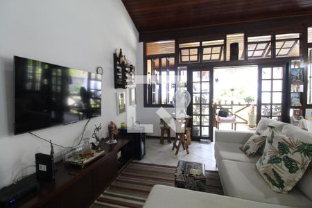 Sala de casa de condomínio à venda com 3 quartos, 336m² em Anil, Rio de Janeiro