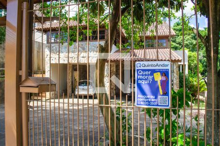 Casa para alugar com 417m², 5 quartos e 3 vagasFachada