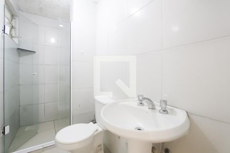 Banheiro de apartamento à venda com 1 quarto, 50m² em Jardim Carvalho, Porto Alegre