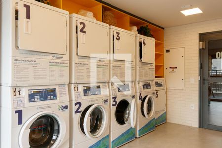 Studio à venda com 28m², 1 quarto e sem vaga Studio à venda com 28m², 1 quarto e sem vagaÁrea comum