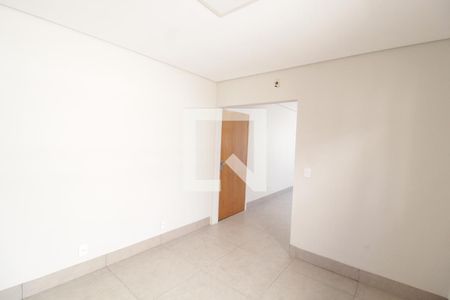 Sala 2 de casa para alugar com 5 quartos, 277m² em Cidade Jardim, Uberlândia
