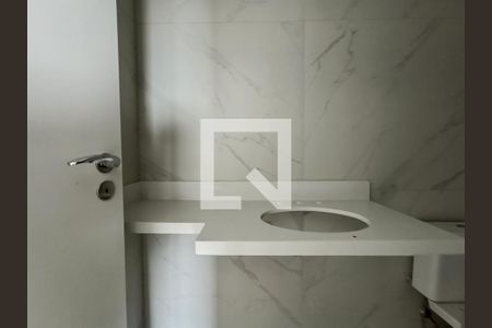 Apartamento à venda com 213m², 3 quartos e 4 vagasBanheiro da Suíte 2