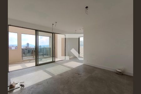 Apartamento à venda com 213m², 3 quartos e 4 vagasSala de TV