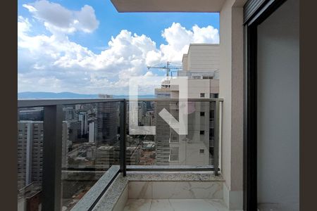 Apartamento à venda com 213m², 3 quartos e 4 vagasVaranda da Suíte 1