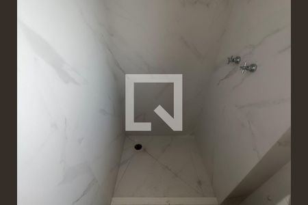 Apartamento à venda com 213m², 3 quartos e 4 vagasBanheiro da Suíte 1