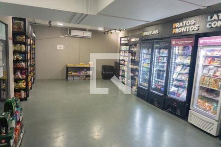 Apartamento para alugar com 48m², 2 quartos e 1 vagamercado