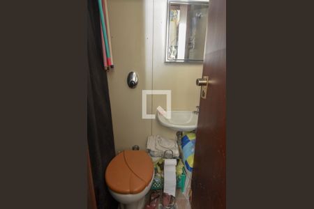 Apartamento à venda com 120m², 4 quartos e 2 vagas Apartamento à venda com 120m², 4 quartos e 2 vagasBanheiro de serviço