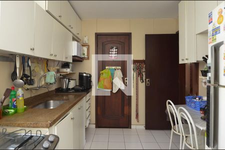 Apartamento à venda com 120m², 4 quartos e 2 vagas Apartamento à venda com 120m², 4 quartos e 2 vagasCozinha