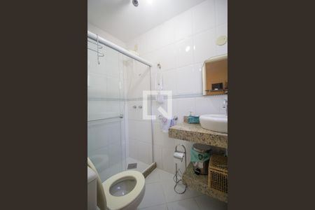 Casa de condomínio à venda com 358m², 4 quartos e 1 vaga Casa de condomínio à venda com 358m², 4 quartos e 1 vagaBanheiro da Suíte 4