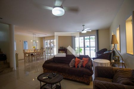 Sala de casa de condomínio à venda com 4 quartos, 358m² em Vargem Grande, Rio de Janeiro