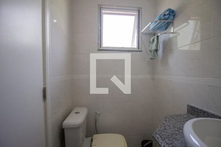 Casa de condomínio à venda com 358m², 4 quartos e 1 vaga Casa de condomínio à venda com 358m², 4 quartos e 1 vagaBanheiro da Suíte 2