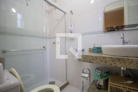 Casa de condomínio à venda com 358m², 4 quartos e 1 vaga Casa de condomínio à venda com 358m², 4 quartos e 1 vagaBanheiro da Suíte 4