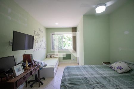 Casa de condomínio à venda com 358m², 4 quartos e 1 vaga Casa de condomínio à venda com 358m², 4 quartos e 1 vagaSuíte 2