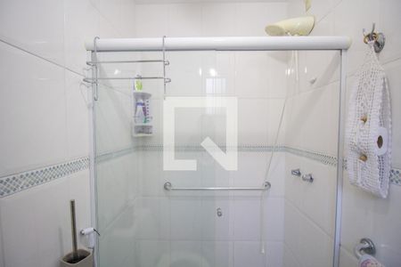 Casa de condomínio à venda com 358m², 4 quartos e 1 vaga Casa de condomínio à venda com 358m², 4 quartos e 1 vagaBanheiro da Suíte 4