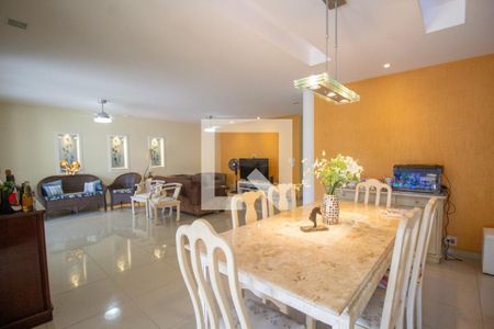Sala de casa de condomínio à venda com 4 quartos, 358m² em Vargem Grande, Rio de Janeiro
