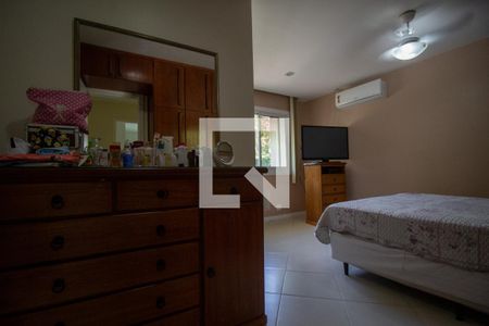 Banheiro da Suíte 1 de casa de condomínio à venda com 4 quartos, 358m² em Vargem Grande, Rio de Janeiro