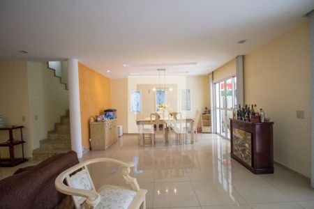 Sala de casa de condomínio à venda com 4 quartos, 358m² em Vargem Grande, Rio de Janeiro