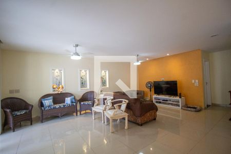 Sala de casa de condomínio à venda com 4 quartos, 358m² em Vargem Grande, Rio de Janeiro