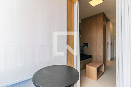 Studio para alugar com 21m², 1 quarto e sem vaga Studio para alugar com 21m², 1 quarto e sem vagaVaranda