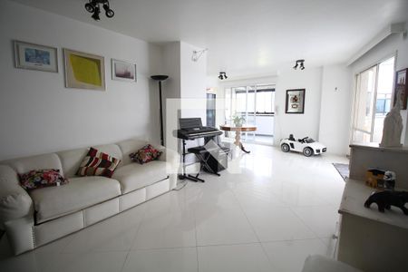 Apartamento à venda com 221m², 4 quartos e 6 vagasÁrea de Lazer